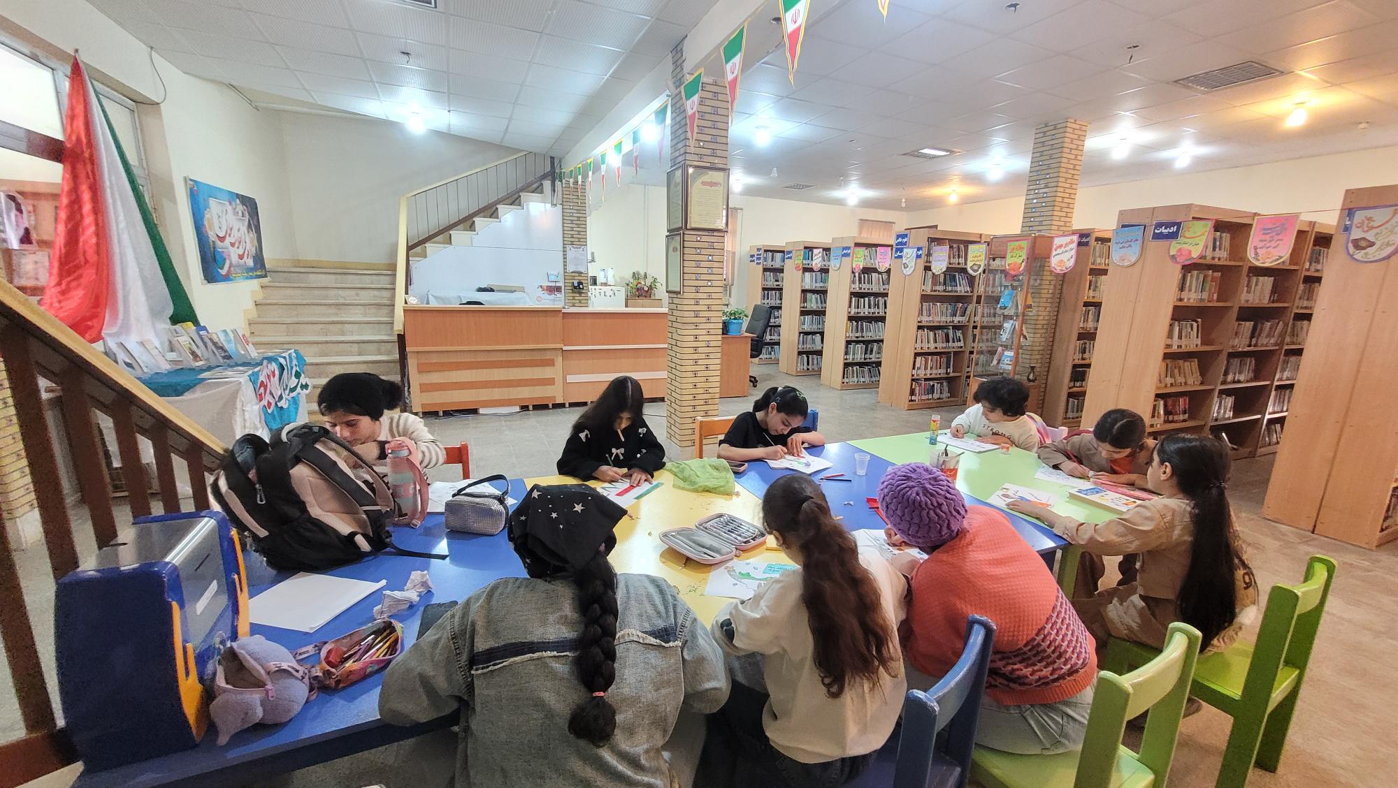 اجرای برنامههای فرهنگی با تلاقی هنر و آرمانهای انقلاب اسلامی در کتابخانه میرزای بختیاری مسجدسلیمان