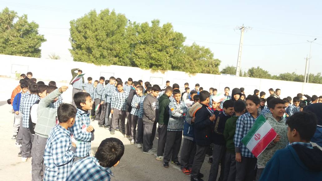 زنگ انقلاب در دبستان شهید باقی آبادان نواخته شد