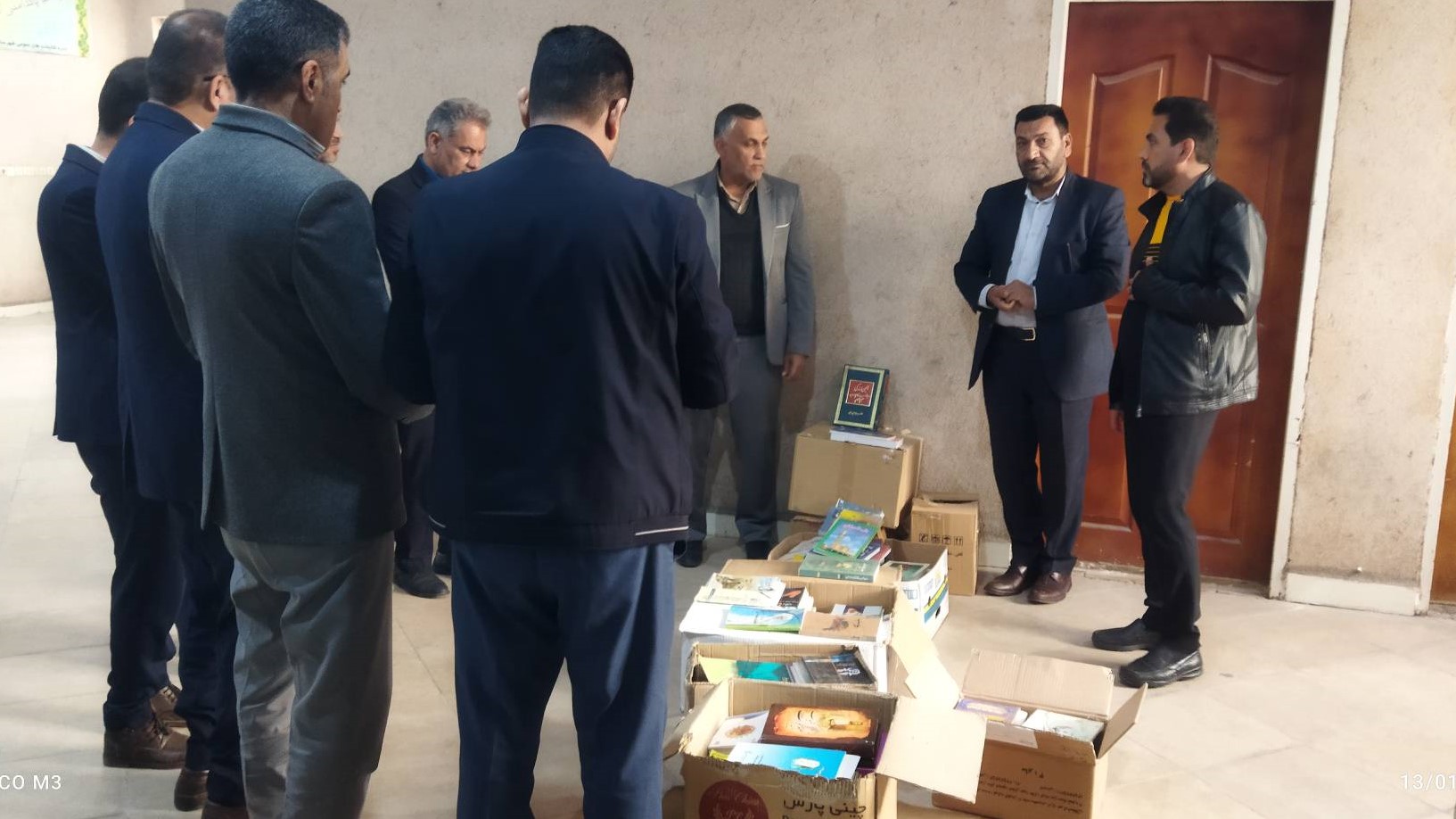 بازدید مسئولان شهرستان باوی از کتابخانه مشارکتی امور زندانها و اهدای ۵۰۰ جلد کتاب