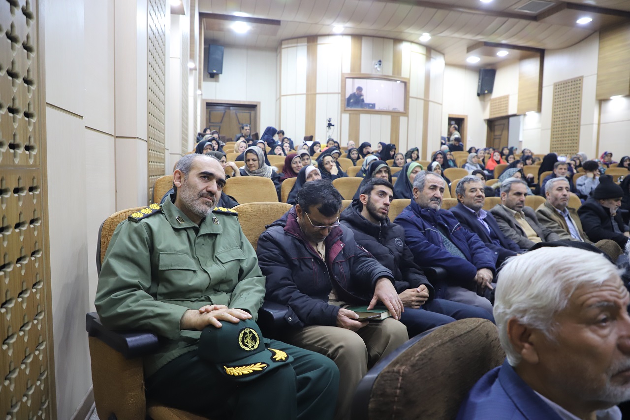 رویداد قرآنی «در سایهسار نور» در همدان برگزار شد