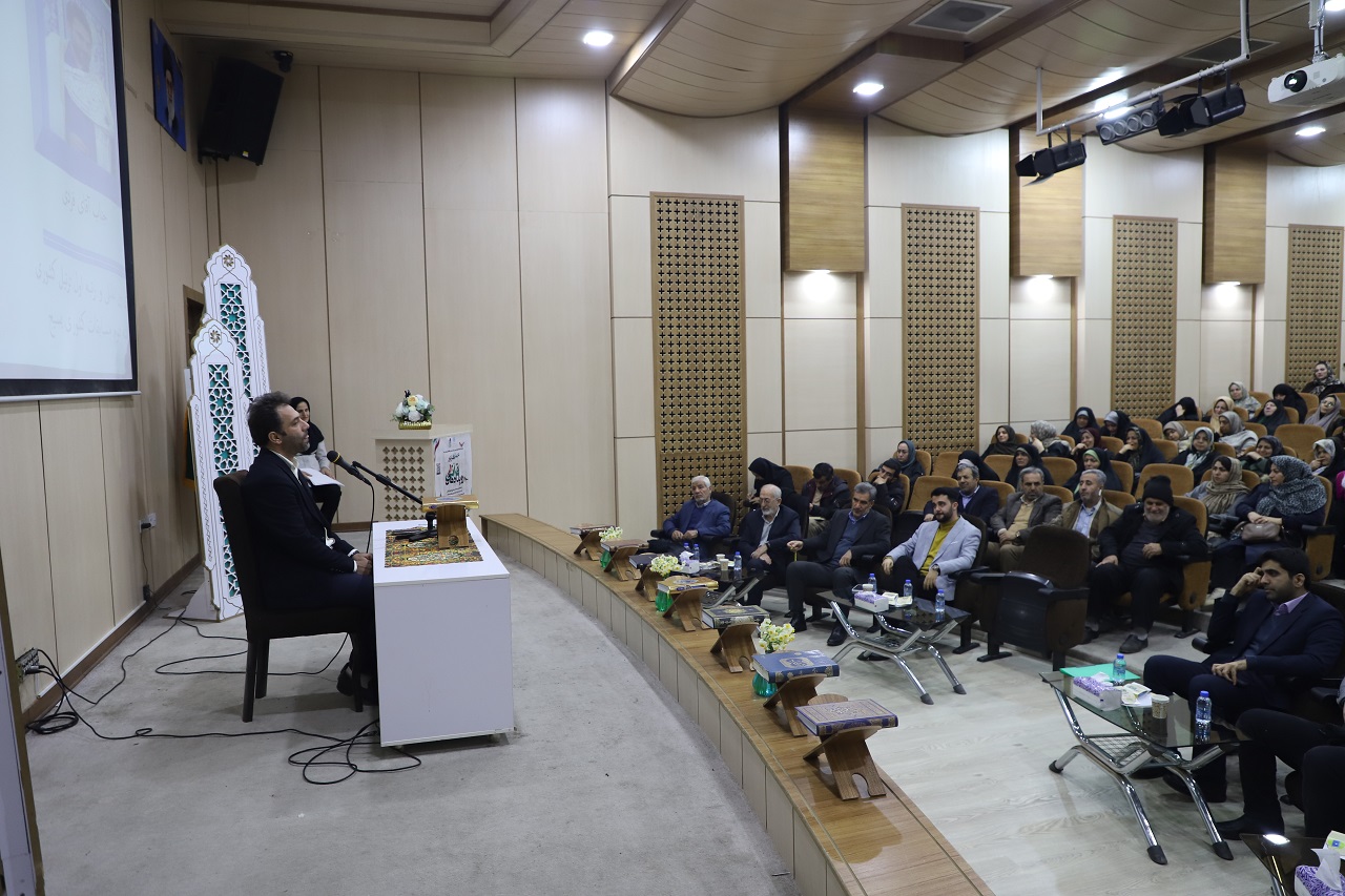 رویداد قرآنی «در سایه‌سار نور» در همدان برگزار شد
