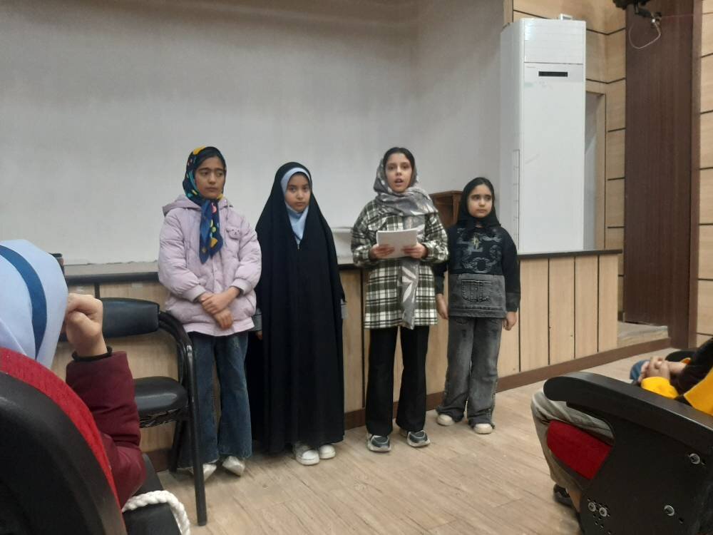 برگزاری نشست شعرخوانی دانش‌آموزی در محفل ادبی «انس و ادب» کتابخانه استاد احمد آرام بردسکن