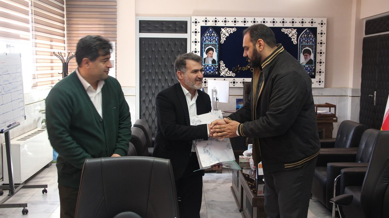 احمد احمدی سرپرست کتابخانه های عمومی شهرستان فلاورجان شد