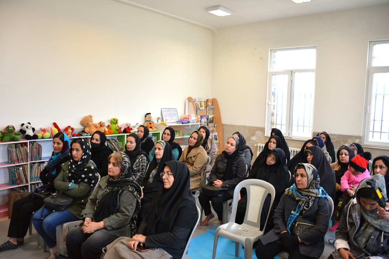 ارتقای تاب‌آوری و سواد والدگری با مشارکت خانواده‌ها در کتابخانه‌ها