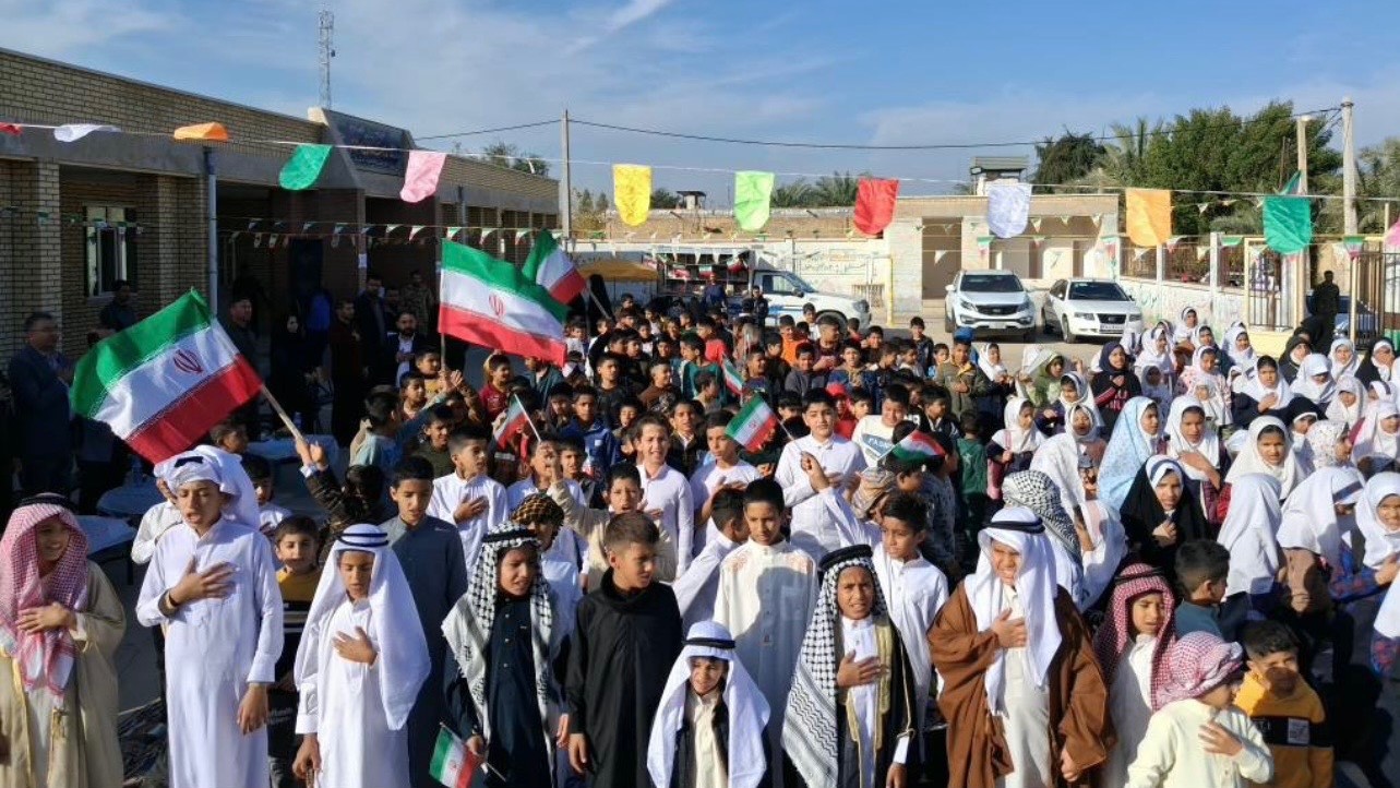 «کاروان دانایی؛ از کتابخانه تا مدرسه»، شور دانستن و کتابخوانی را به روستای شیخ زهراب حمیدیه آورد