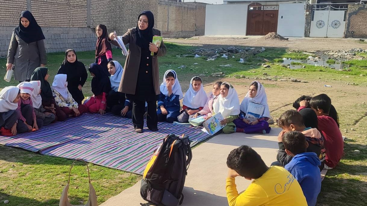 «طعم کتاب با عشایر» در منطقه عشایری چمگلک اندیمشک برگزار شد