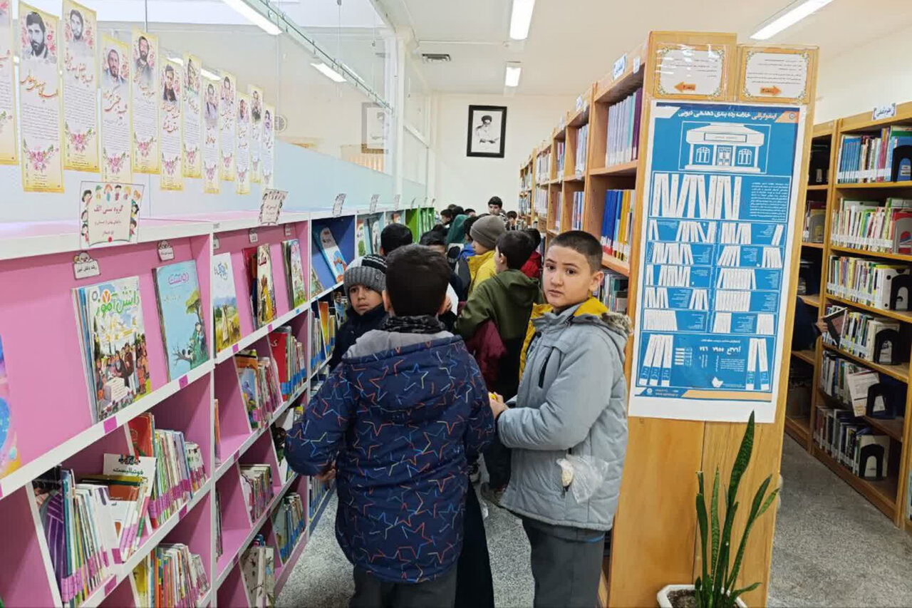 برگزاری ویژهبرنامههای دهه فجر در کتابخانههای عمومی استان مرکزی
