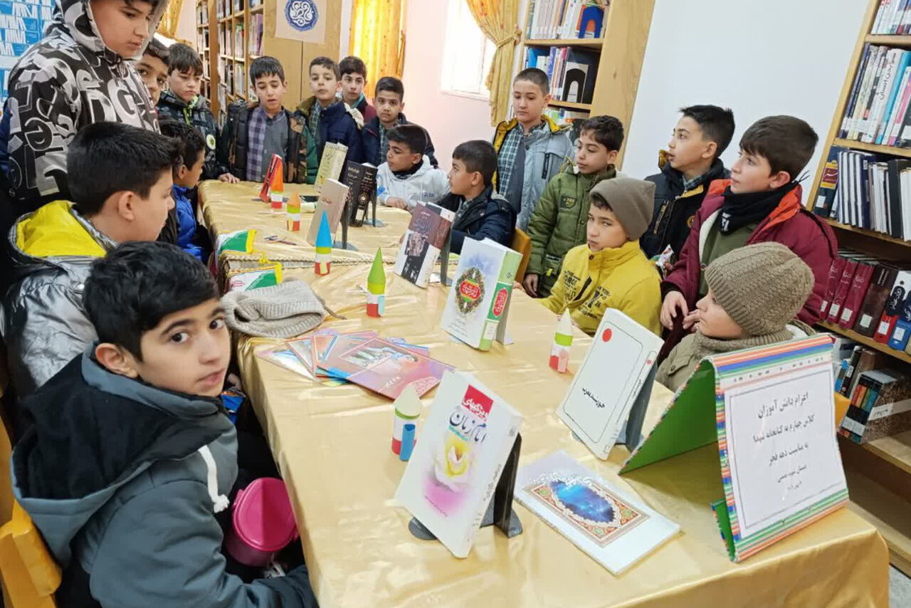 برگزاری ویژه‌برنامه‌های دهه فجر در کتابخانه‌های عمومی استان مرکزی