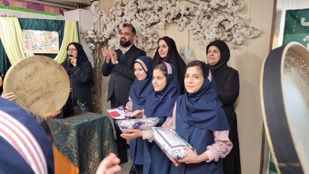 مروری بر برنامه‌های دهه مبارک فجر در کتابخانه‌های عمومی استان تهران