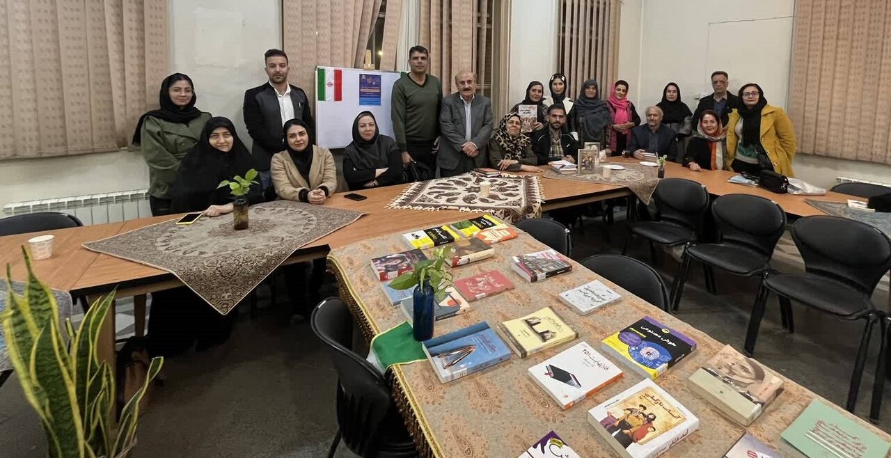 مروری بر برنامههای دهه مبارک فجر در کتابخانههای عمومی استان تهران