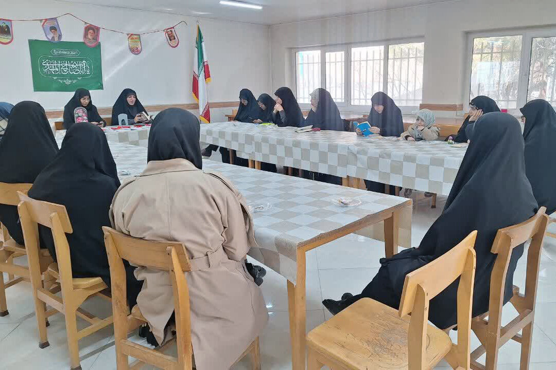 گرامیداشت دهه مبارک فجر در کتابخانه‌های عمومی استان مرکزی