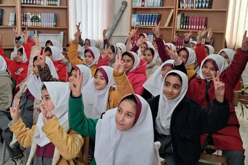 گرامیداشت دهه فجر در کتابخانه‌های عمومی استان مرکزی