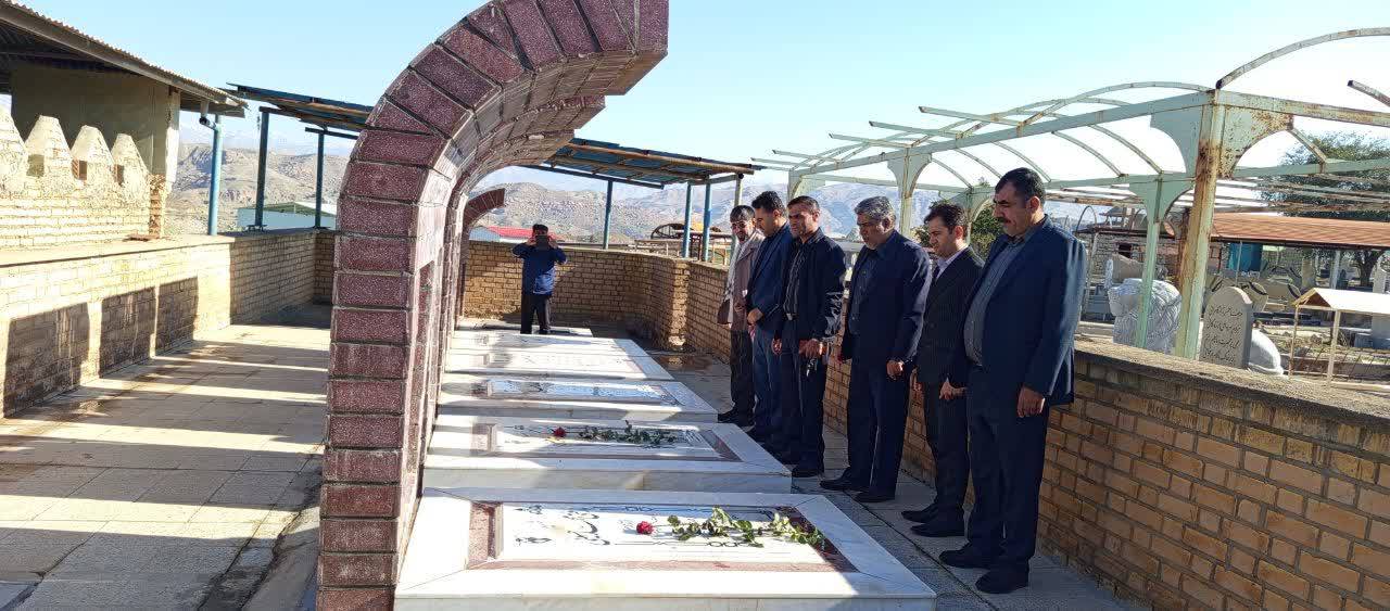 تجدید عهد با آرمان‌های شهدا در آیینی فرهنگی و انقلابی در لالی برگزار شد