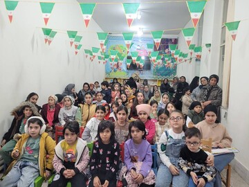 فجر پیروزی در قاب بازی؛ جشن سی و هفتمین بهار انقلاب در دل کودکان ابهری