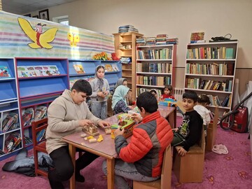 فجر پیروزی در قاب بازی؛ جشن سی و هفتمین بهار انقلاب در دل کودکان ابهری