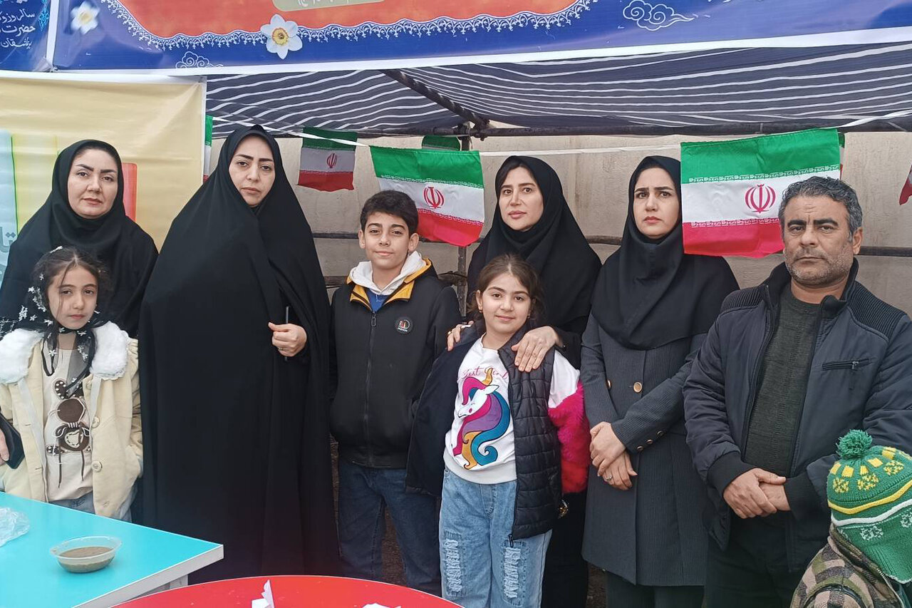 حضور اداره‌کل کتابخانه‌های عمومی ایلام در ویژه‌برنامه‌های فرهنگی و هنری دهه فجر