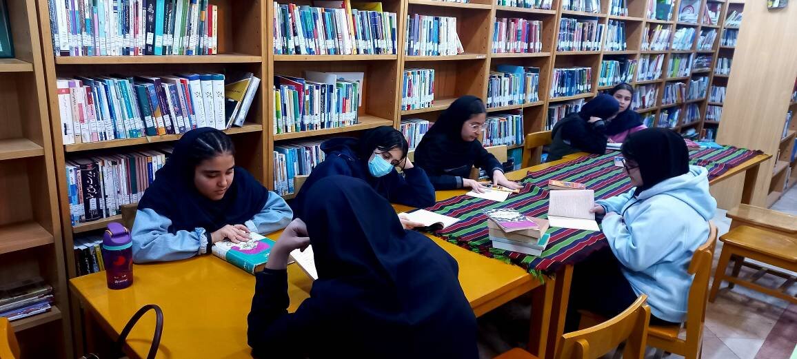 اجرای طرح «کلاس در کتابخانه» در کتابخانه آیت‌الله موسوی بجنوردی