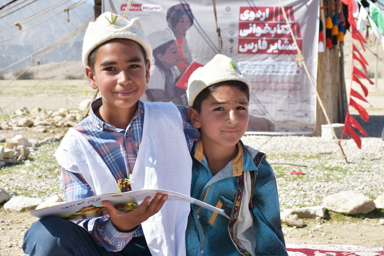 همزمان با دهه فجر، کتاب و قصه میهمان چادرهای عشایر خنج شد