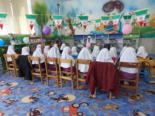 جشن میلاد امام زمان(عج) و پیروزی انقلاب اسلامی در کتابخانه عمومی شهید ابراهیم هادی کوهپایه برگزار شد