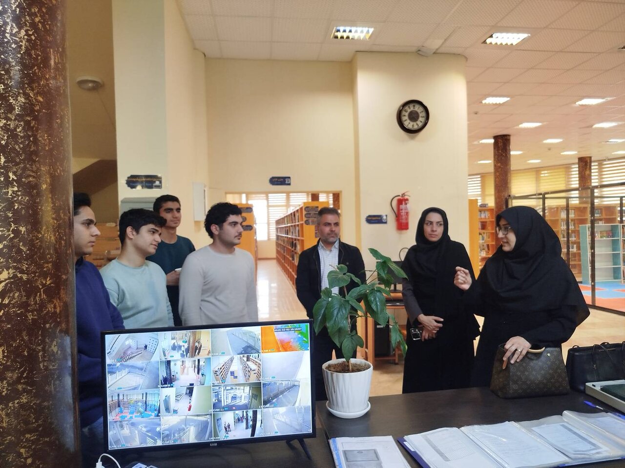 بازدید مدیرکل کتابخانه‌های عمومی لرستان از کتابخانه‌های بروجرد