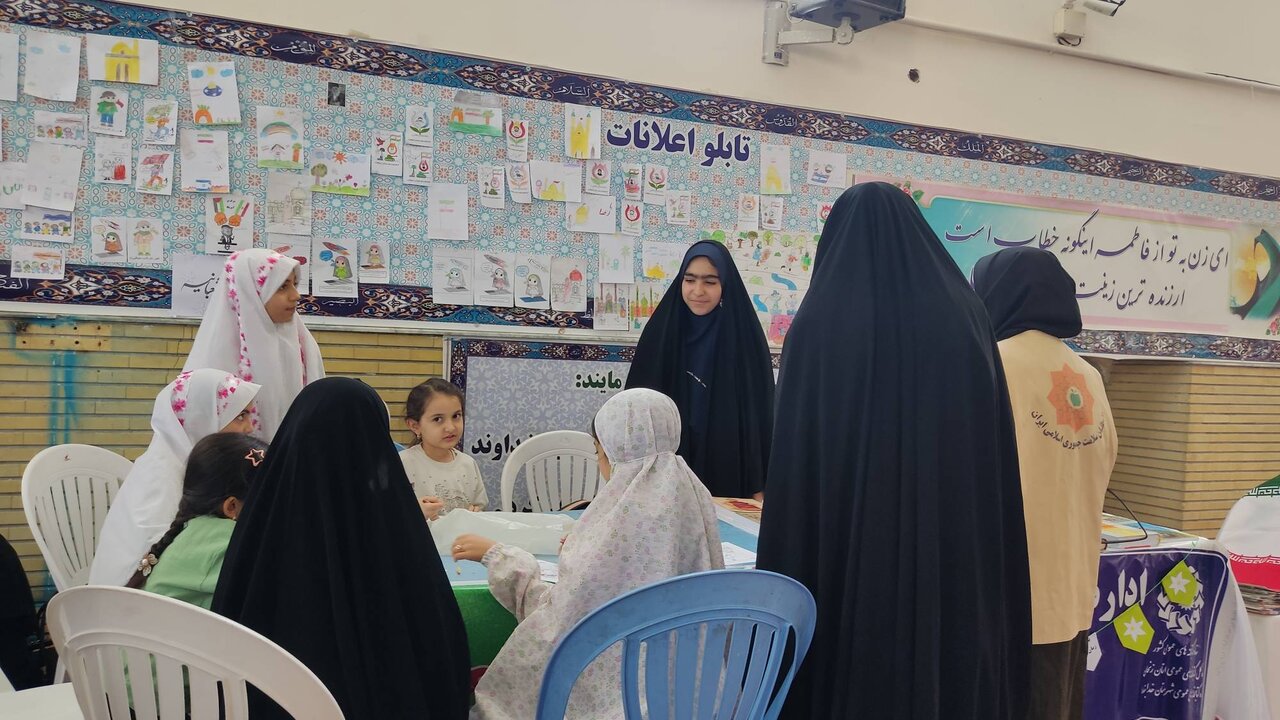 کودکان و نوجوانان خدابنده، میهمان غرفه فرهنگی کتابخانههای عمومی شدند