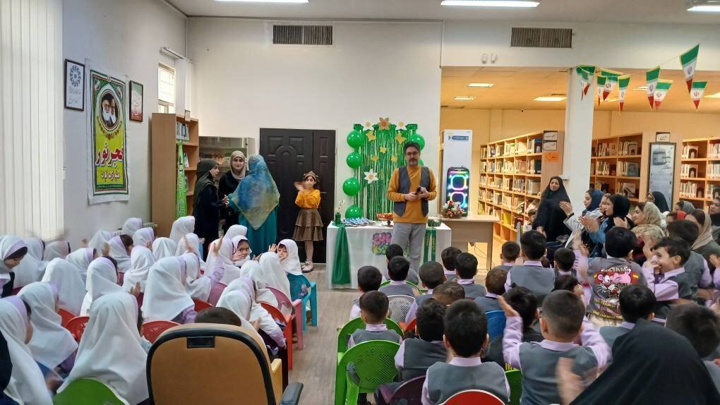 جشن میلاد حضرت مهدی (عج) و گرامیداشت دهه فجر در کتابخانه عمومی قلم نظرآباد