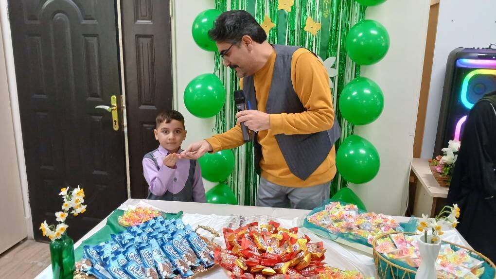 جشن میلاد حضرت مهدی (عج) و گرامیداشت دهه فجر در کتابخانه عمومی قلم نظرآباد