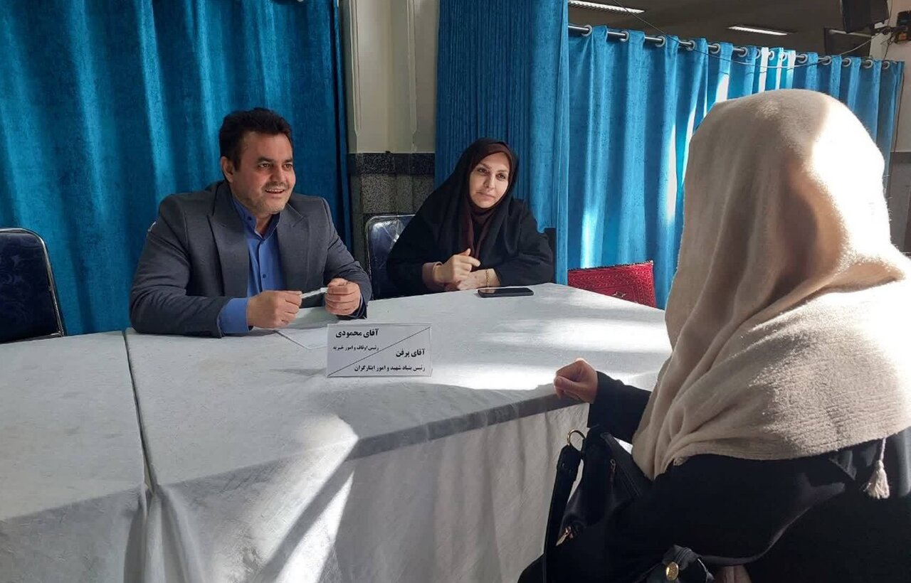 برپایی میز خدمت کتابخانه‌های عمومی پردیس در مصلی شهرستان