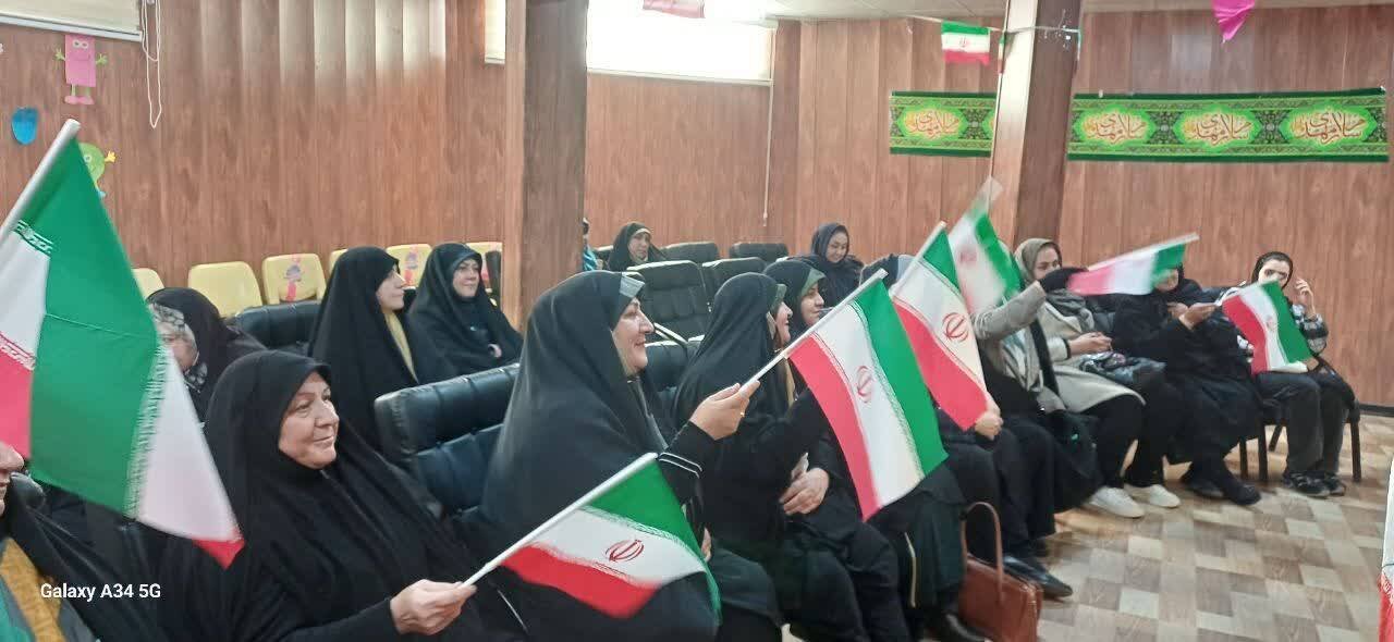 جشن میلاد نور در اداره کتابخانه عمومی شهرستان ساوجبلاغ برگزار شد