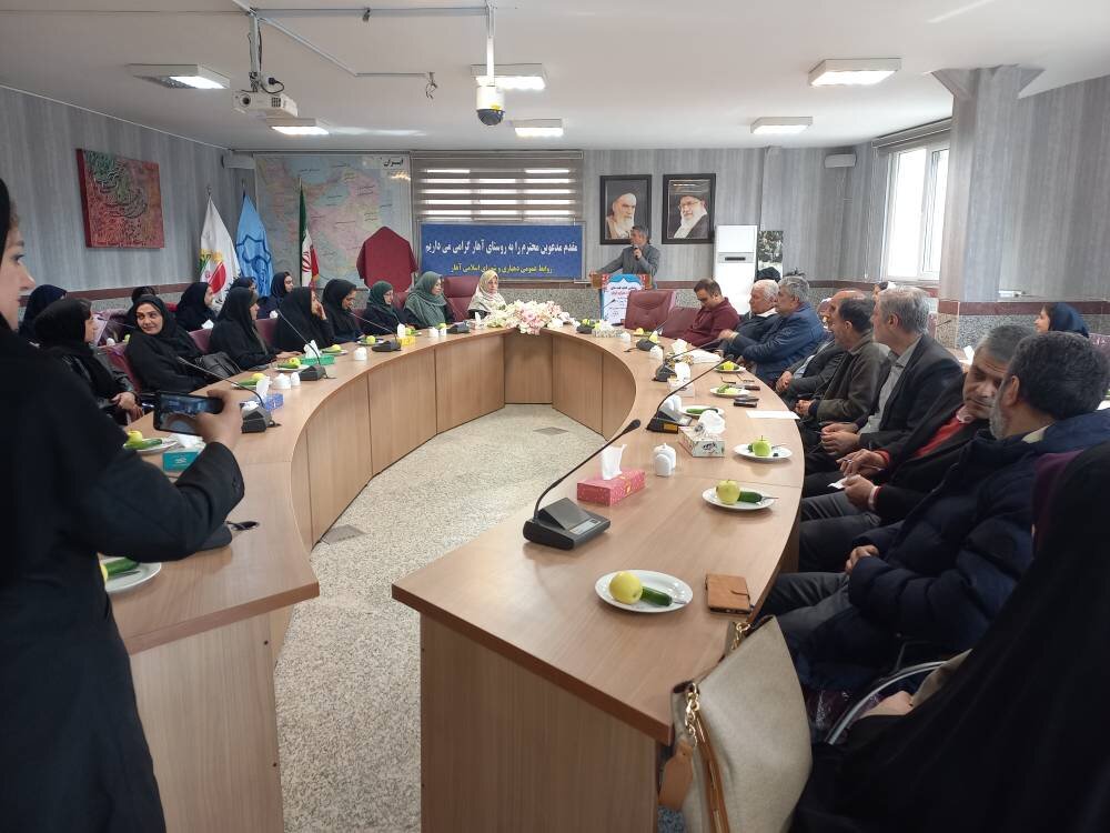 آیین رونمایی از کتاب «قصههای شیرین از دختران ایران» در دهیاری روستای آهار
