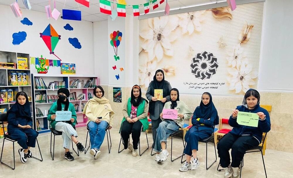 روایت فجر انقلاب اسلامی در کتابخانه‌های عمومی استان تهران