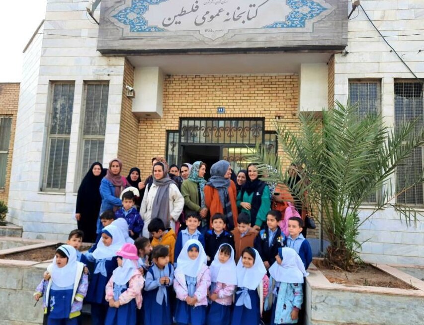 روایت فجر انقلاب اسلامی در کتابخانههای عمومی استان تهران