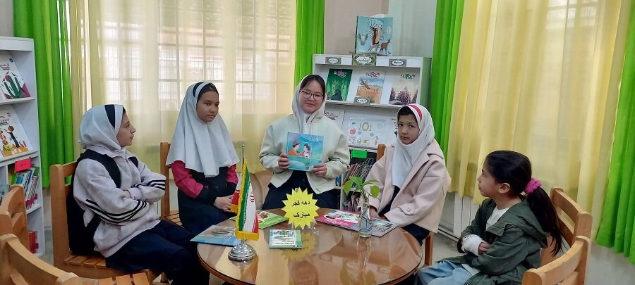 دهه فجر، روایت انقلاب در کتابخانه های عمومی استان تهران