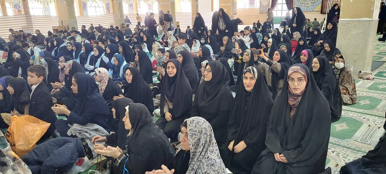 برگزاری جشن انقلاب در مصلی الغدیر خرم‌آباد؛ با عطر کتاب و دانایی