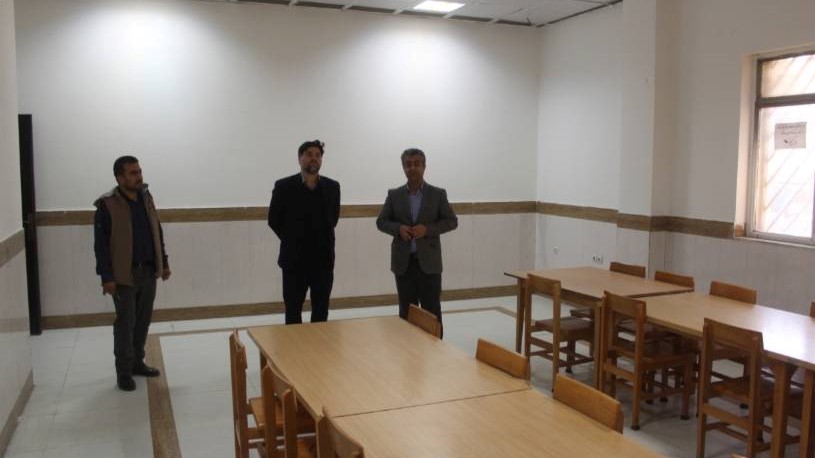 فرماندار کارون از کتابخانه شهید تقوی‌فر بازدید کرد