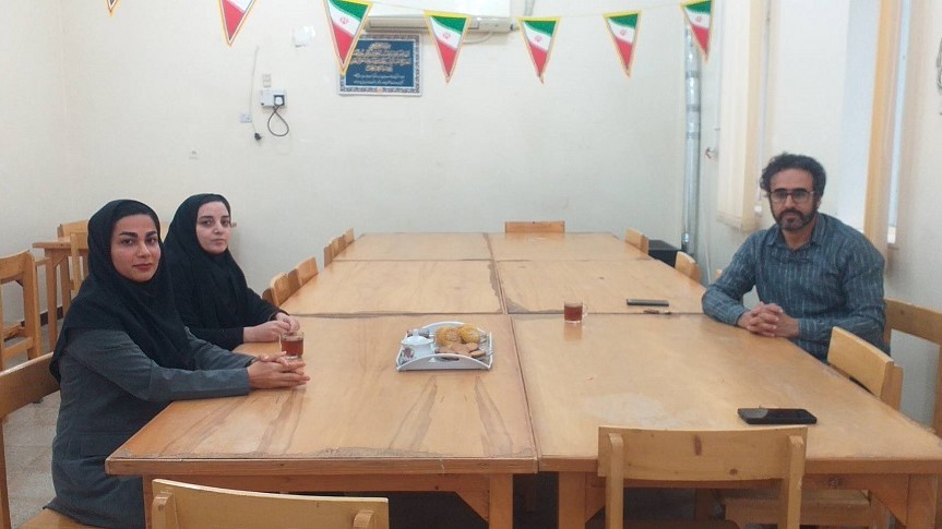 بازدید رئیس کمیته امداد امام خمینی(ره) شهر بیدروبه از کتابخانه عمومی شهدای بیدروبه