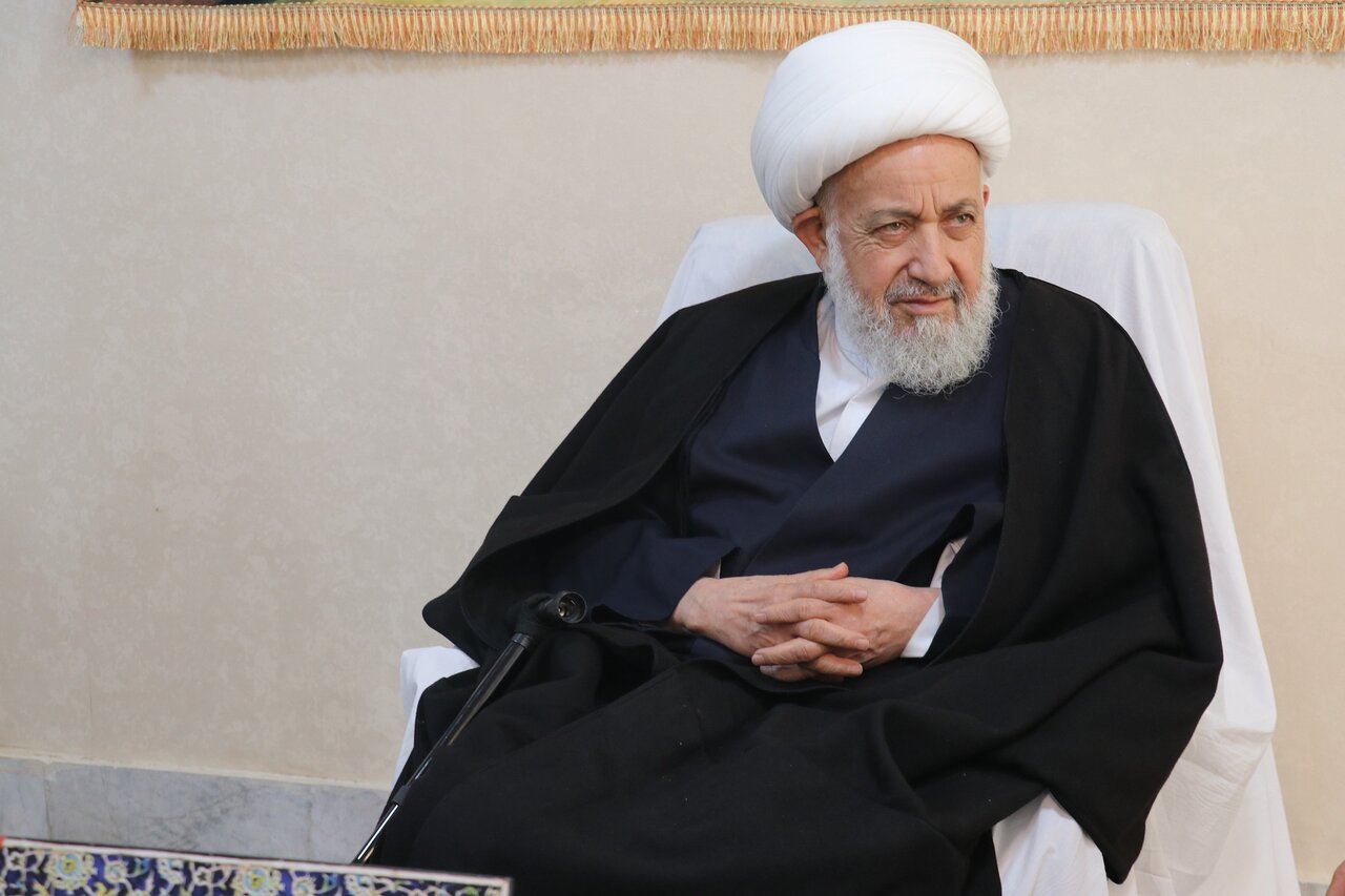 سرپرست اداره‌کل کتابخانه‌های عمومی خراسان‌ رضوی با خانواده شهیدان نظری، شهدای جنگ دوازده روزه دیدار کرد