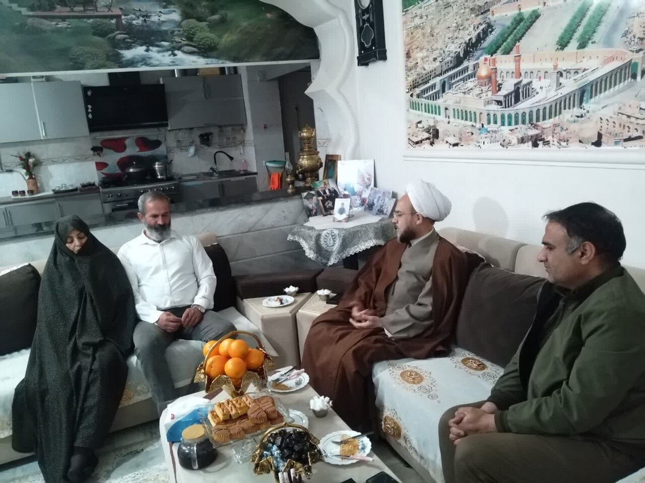 امامجمعه شهرستان خلیلآباد و رئیس اداره کتابخانههای عمومی با شاعران و نویسندگان شهرستان دیدار کردند