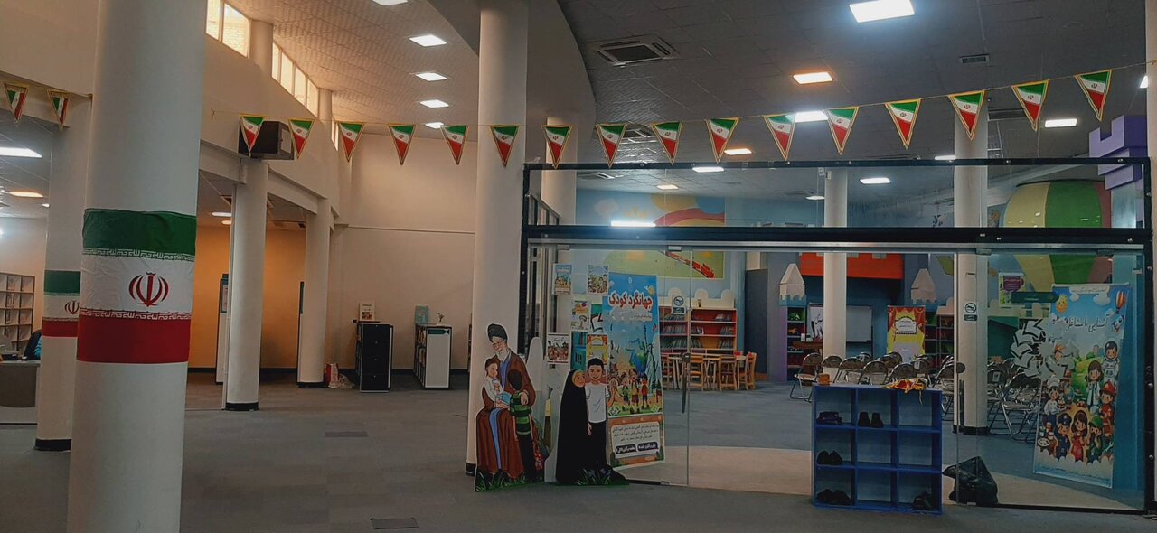 کتابخانه‌های عمومی استان لرستان به مناسبت دهه فجر آذین‌بندی شد