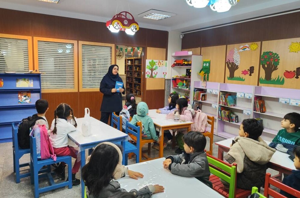 دهه فجر، روایت انقلاب در کتابخانه های عمومی استان تهران