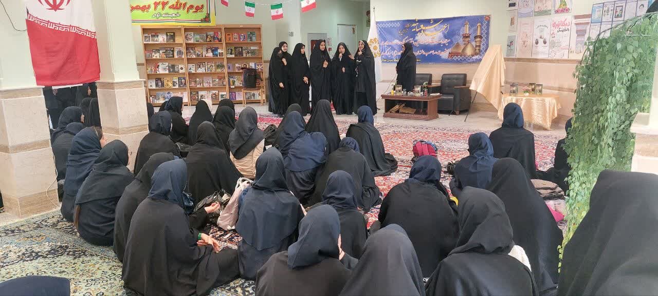 کتاب «ژنرال ماه» در قم رونمایی شد