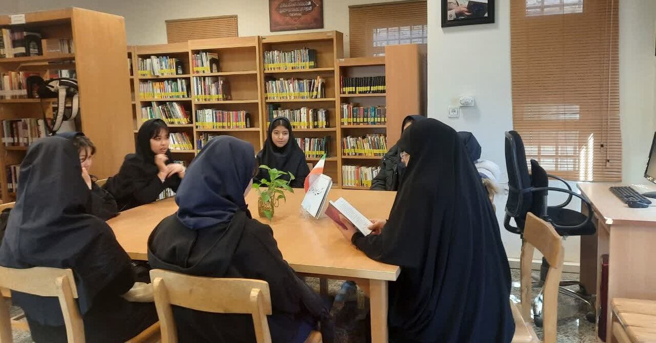 دهه فجر، روایت انقلاب در کتابخانه های عمومی استان تهران