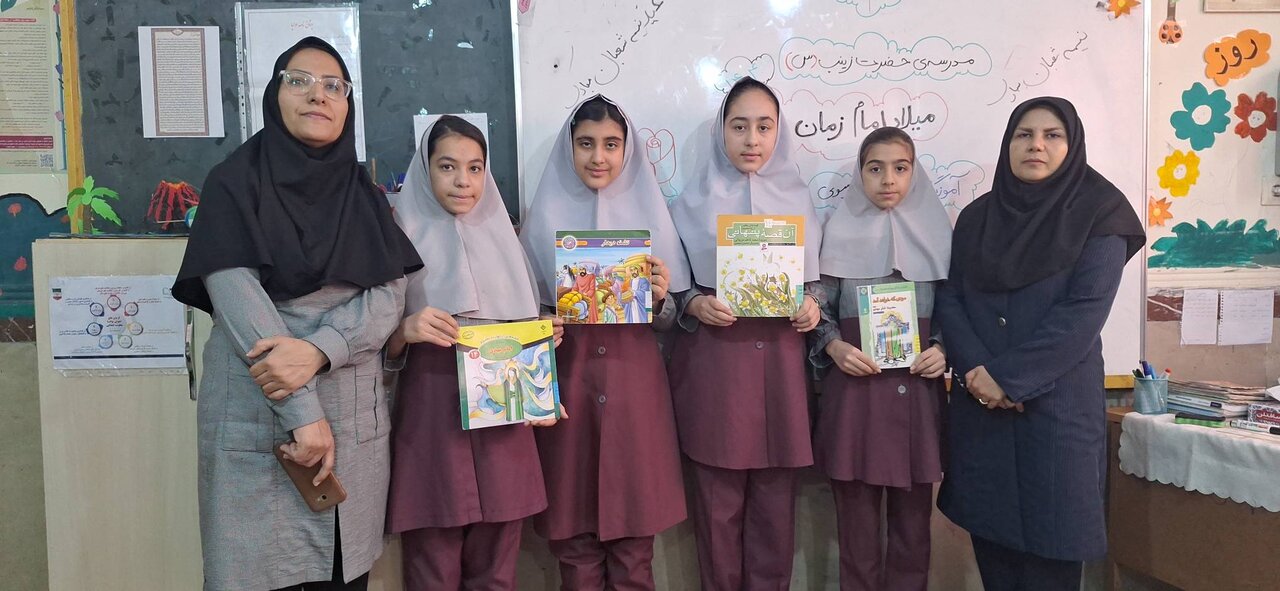 دهه فجر، روایت انقلاب در کتابخانه های عمومی استان تهران