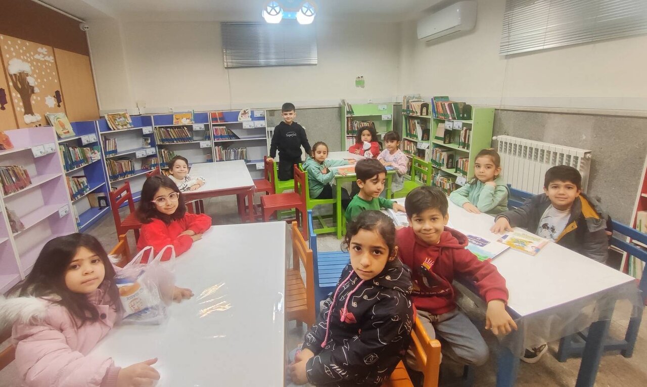 دهه فجر، روایت انقلاب در کتابخانه های عمومی استان تهران