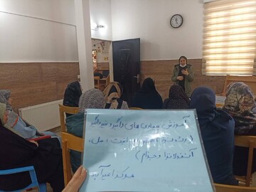 کارگاه آموزشی مشارکتی با محوریت مسائل حیاتی سلامت و جمعیت در کتابخانه علم و ادب ملارد