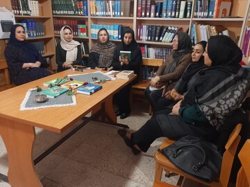 آشنایی با آموزه‌های مهدویت در نشست «آشتی با امام زمان (عج)» در بردسکن