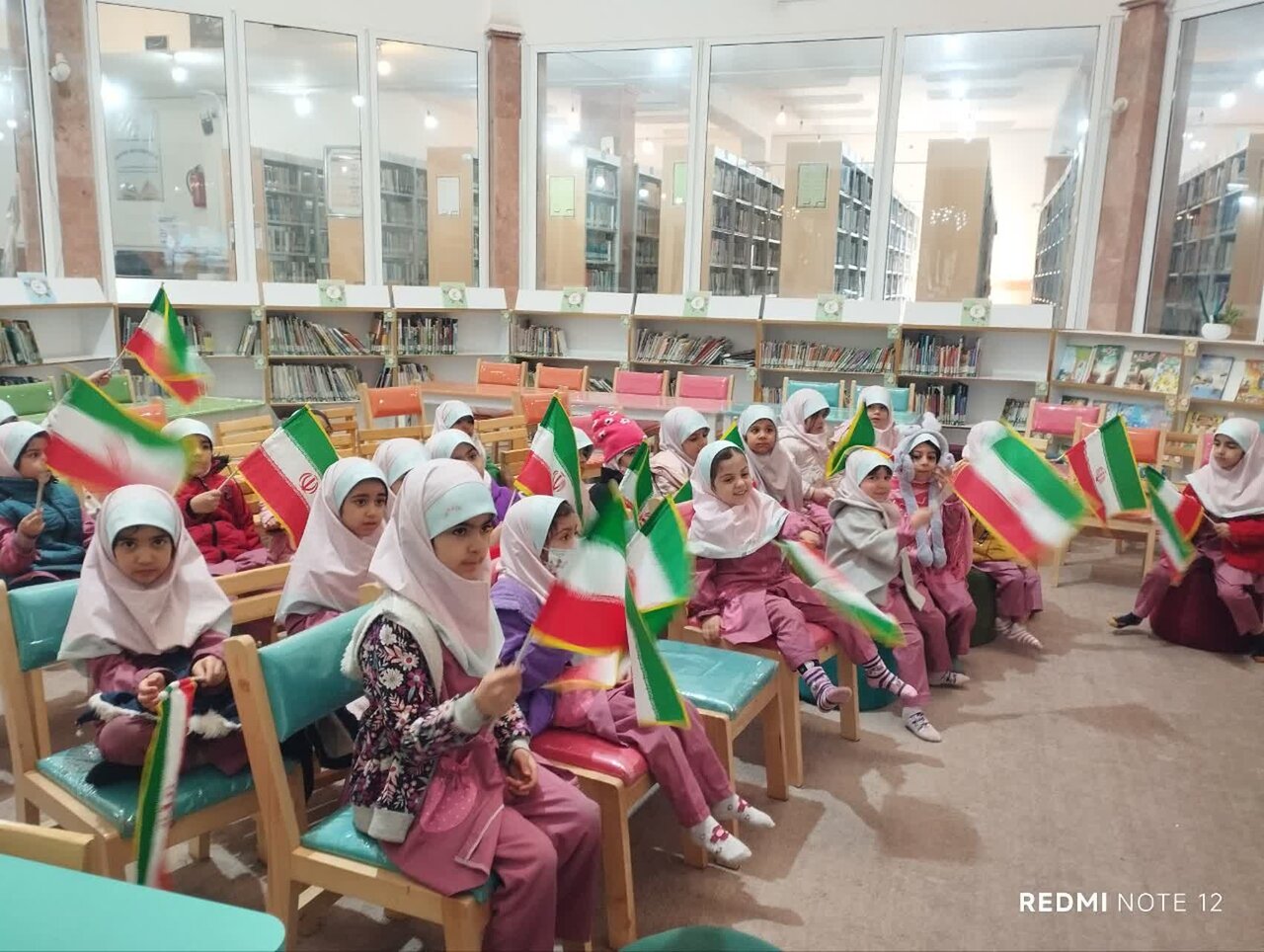 نشاط کودکانه در برنامه‌های دهه فجر کتابخانه امام علی(ع) استان یزد