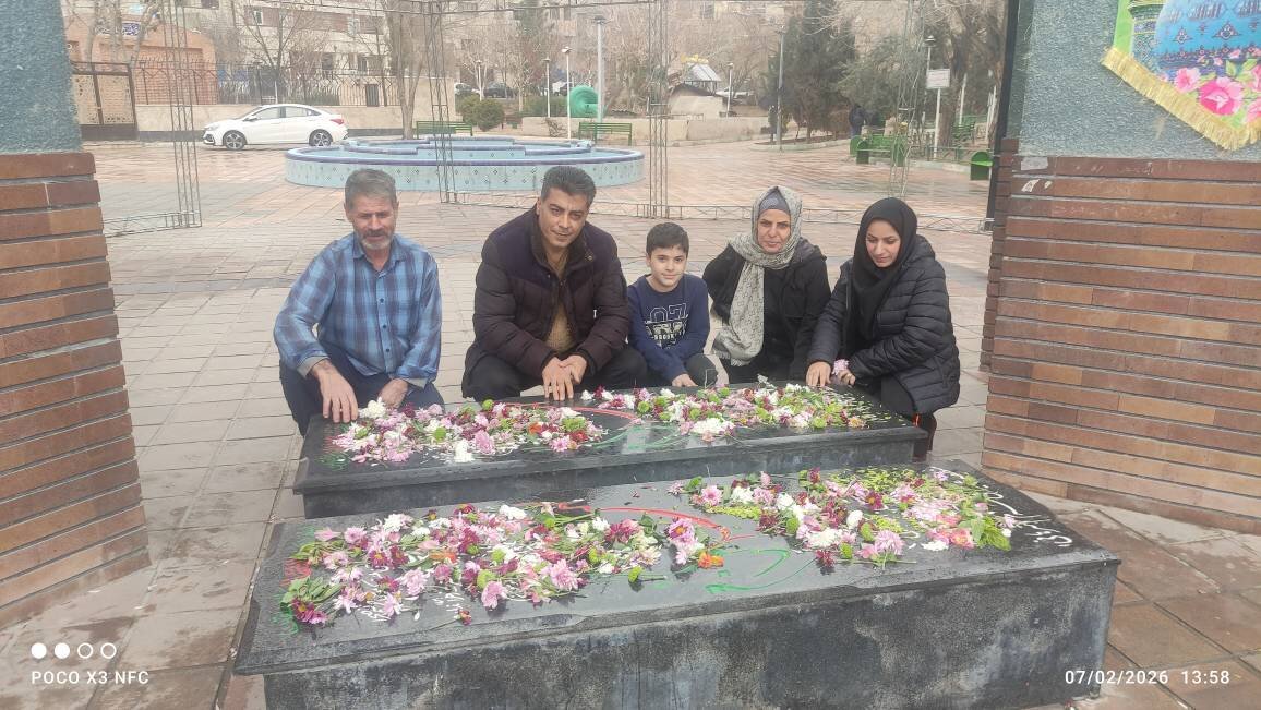 آیین غبارروبی مزار شهدا و نمایشگاه کتاب دهه فجر &nbsp;در کتابخانه دانشمند تهران