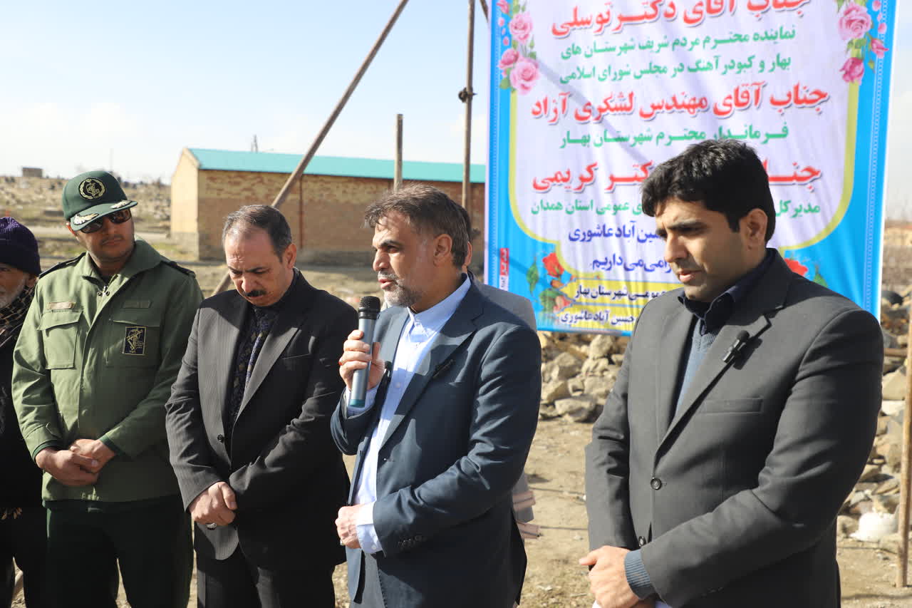 کلنگ احداث کتابخانه عمومی روستای حسینآباد عاشوری به زمین زده شد