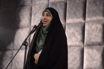 رونمایی از مجموعه ۶ جلدی کتاب "طلاش کن" در کتابخانه مرکزی یزد